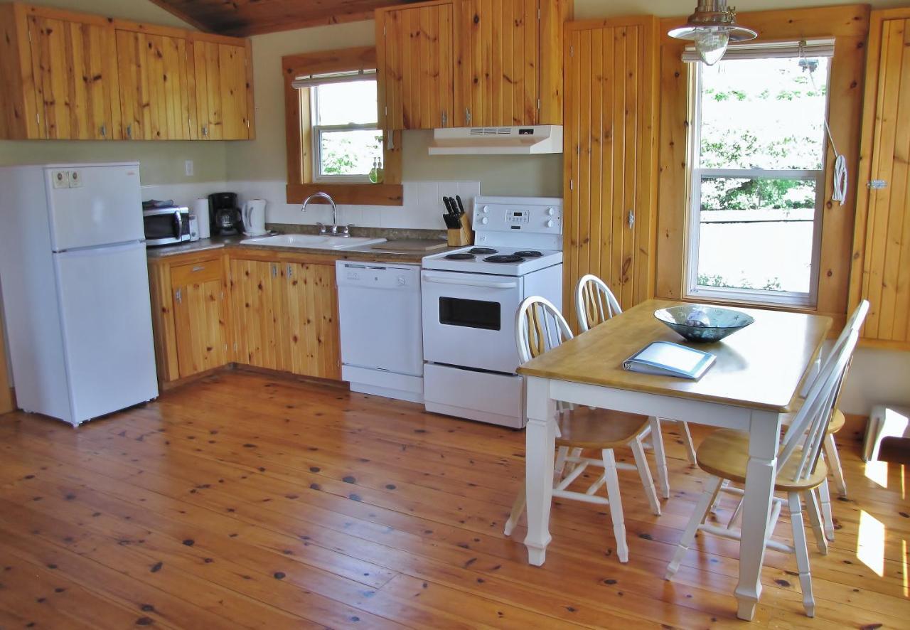 Larinda'S Landing Oceanfront Cottages Halifax Zewnętrze zdjęcie